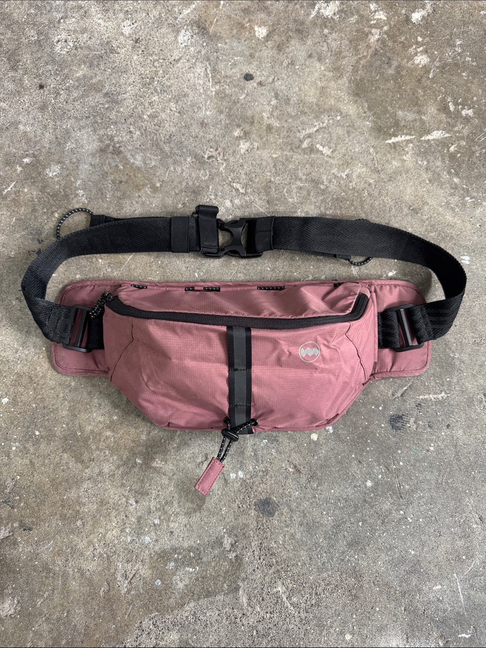 Janji Dusty Rose Multipass Sling Bag